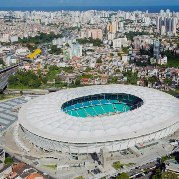 Futebol brasileiro busca combater violência contra mulheres com campanhas nos estádios