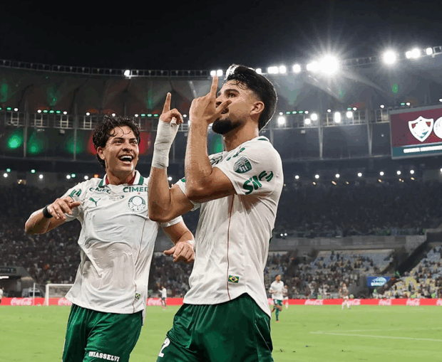 Palmeiras derrota Fluminense no Maracanã e fica perto da final da Libertadores