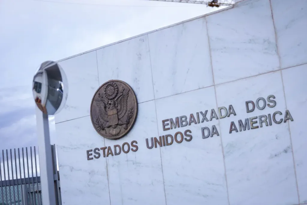 Embaixada dos EUA em Brasília é alvo de ameaça e funcionários são orientados a trabalhar de casa