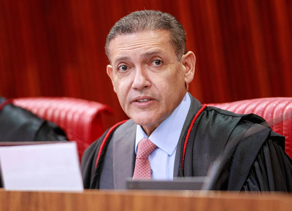 Nunes Marques deixará revisão criminal de Bolsonaro para depois do 2º turno