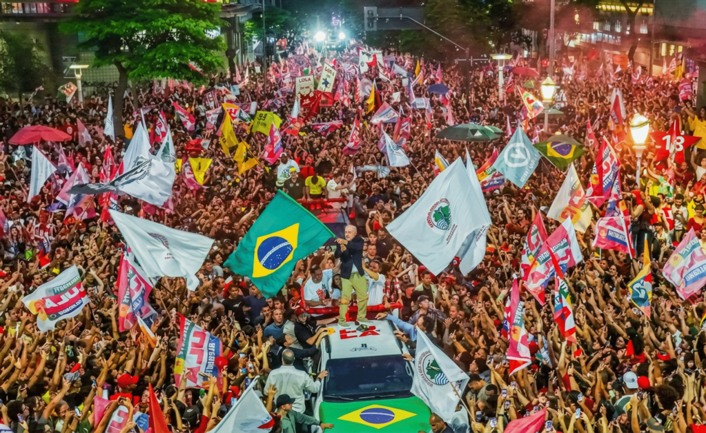 Datafolha aponta empate entre Lula e Flávio Bolsonaro na reta final do segundo turno