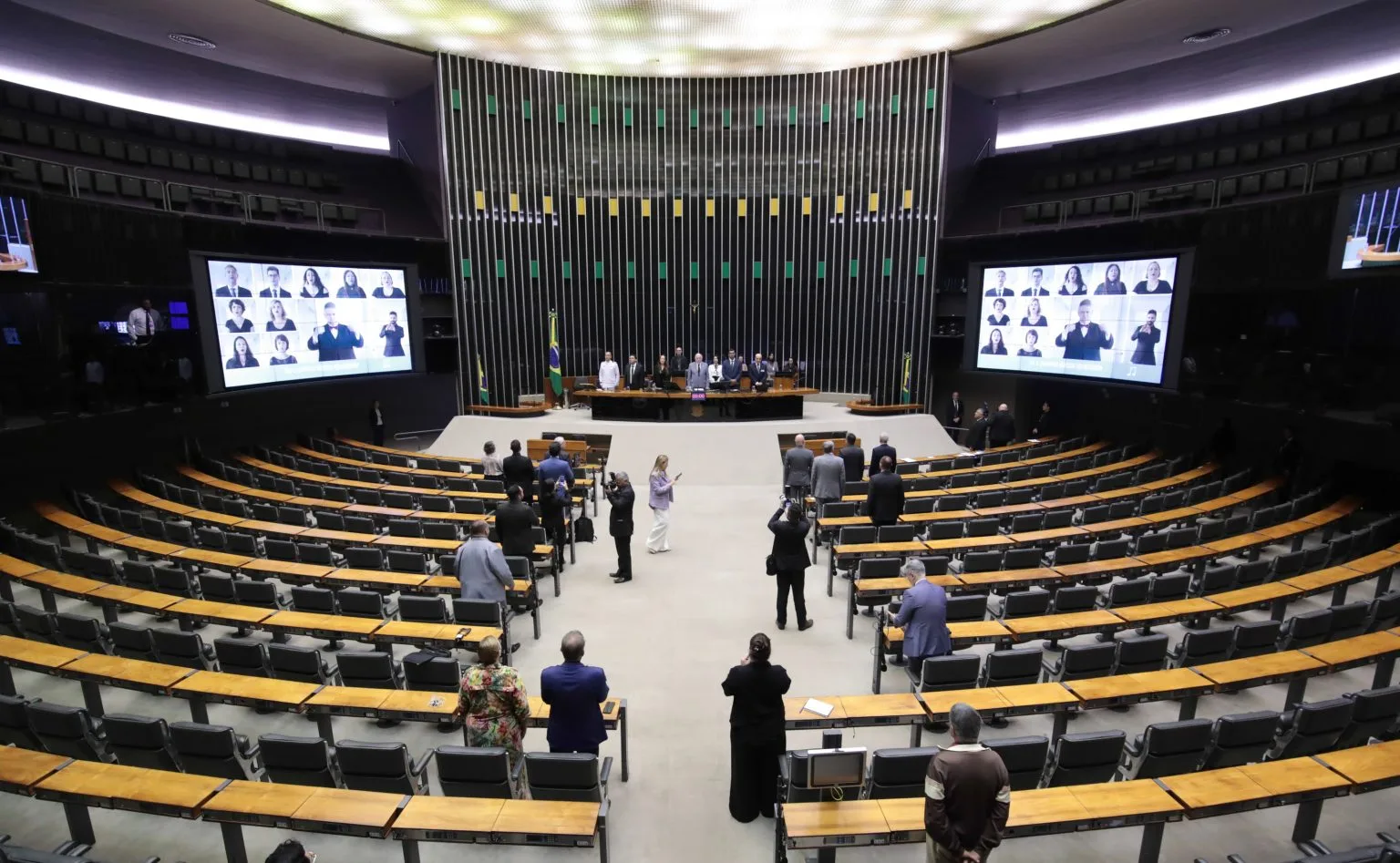 DF elege oito deputados federais; Fábio Felix recebe a maior votação