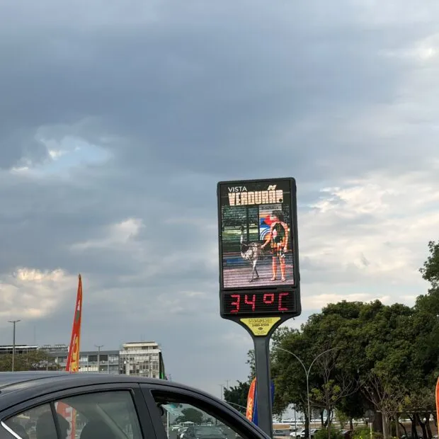 Eleitores do DF terão transporte gratuito no domingo de votação, com previsão de chuva