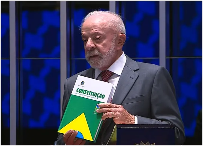 Congresso promulga fim da escala 6×1 e Lula defende direito ao descanso dos trabalhadores