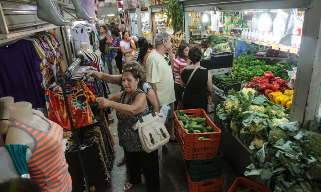 Cortes em benefícios sociais podem provocar retração econômica em cidades do interior
