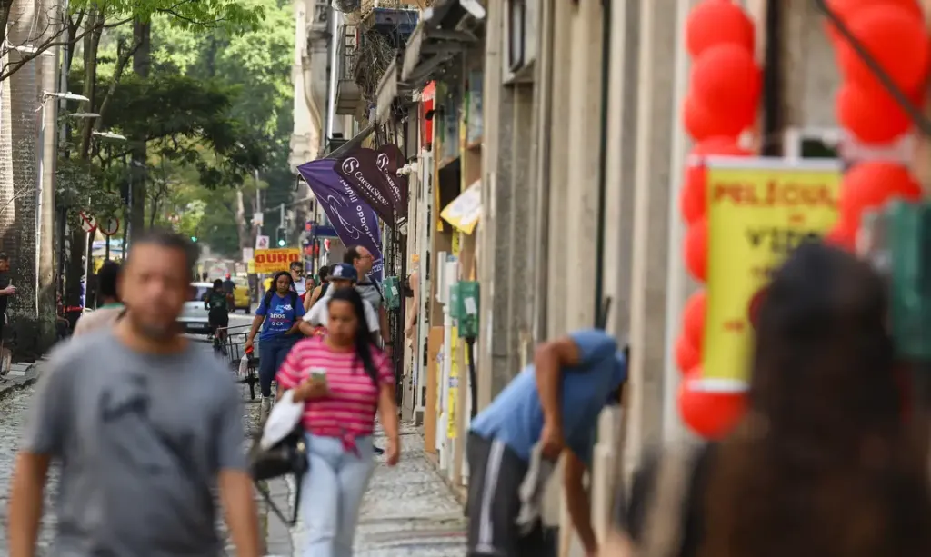 Fim da escala 6×1 aumenta expectativa por mais tempo para a família e cuidados com a saúde