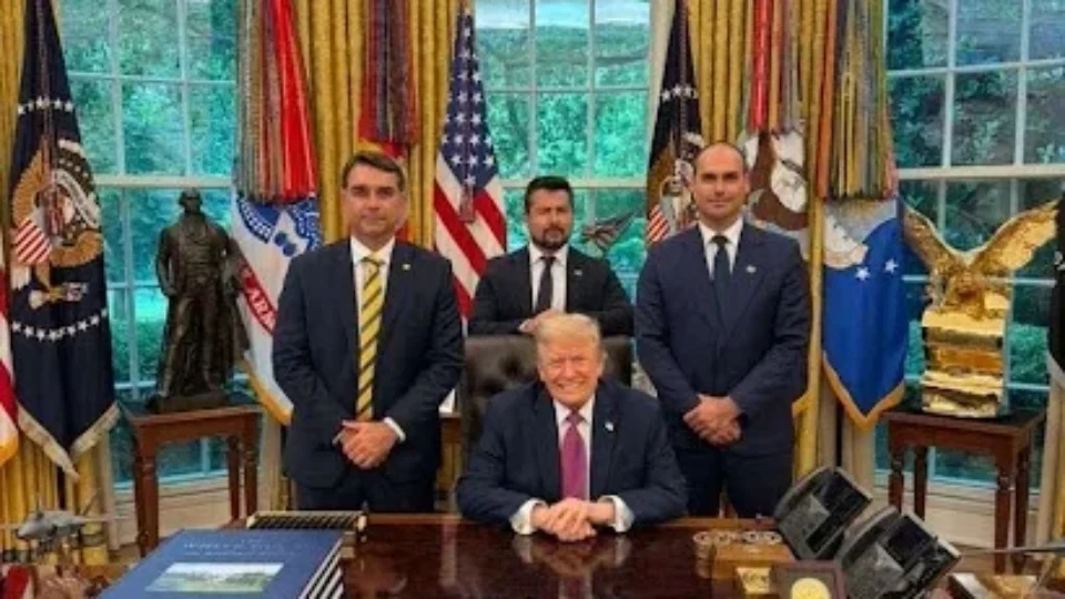 Trump confunde Brasil com Índia, mas elogia rapidez do voto eletrônico